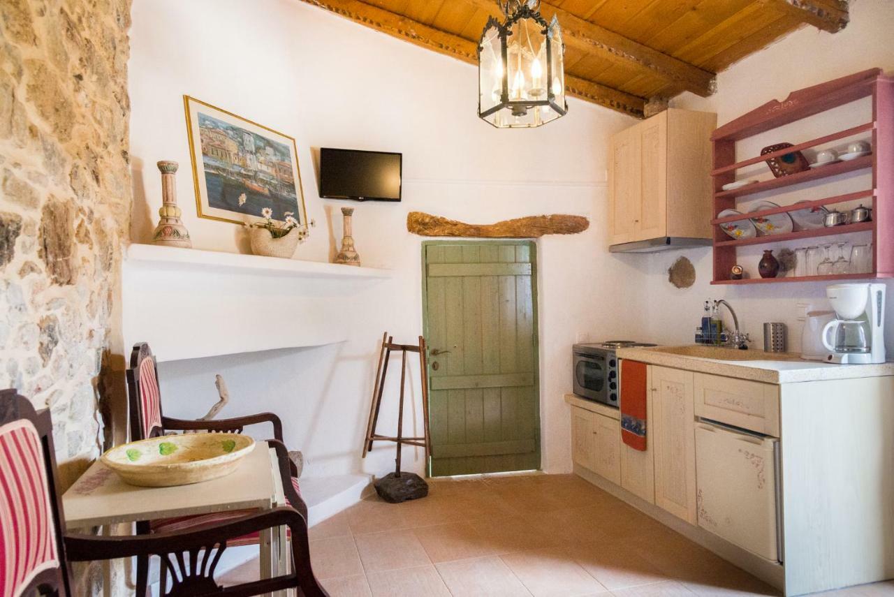 Private Studio In Historic House Lastros Dış mekan fotoğraf